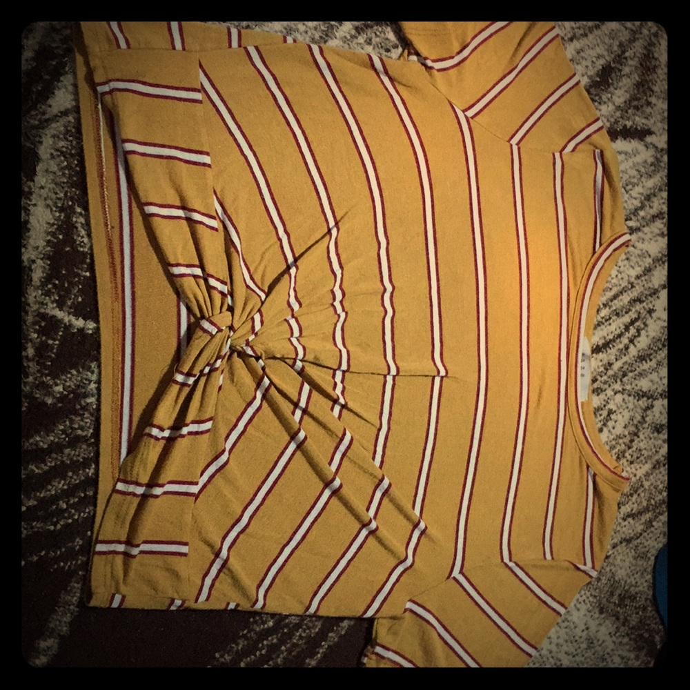 Cross over cropped shirt